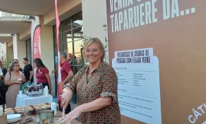 Chef de cozinha Tia Cátia em sessaõ de show cooking de aproveitamento de alimentos